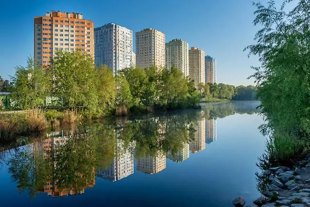 Luxury Apartment On Park Lakes Kyjev